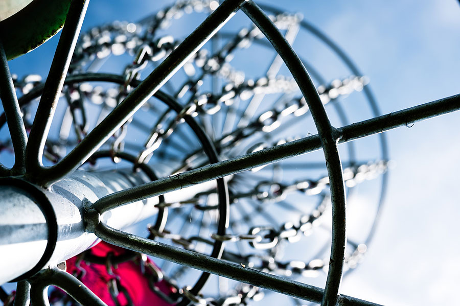 underside of disc golf basket